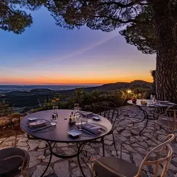 Week End en Amoureux à l'Abbaye de Sainte-Croix Week End en Amoureux à l'Abbaye de Sainte-Croix