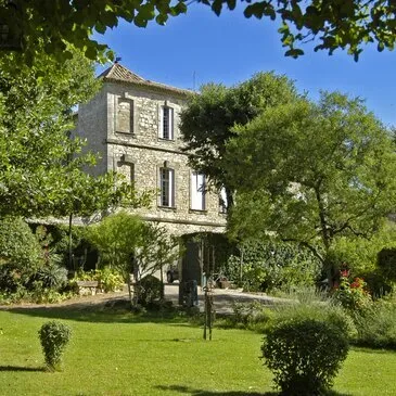 Week end dans un Château proche Arpaillargues-et-Aureillac, à 10 min d'Uzès Week end dans un Château proche Arpaillargues-et-Aureillac, à 10 min d'Uzès