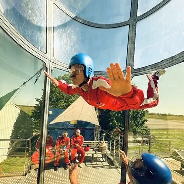 Simulateur de Chute Libre à La Roche-sur-Yon Simulateur de Chute Libre à La Roche-sur-Yon