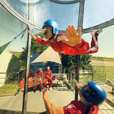 Simulateur de Chute Libre en région Pays-de-la-Loire Simulateur de Chute Libre en région Pays-de-la-Loire