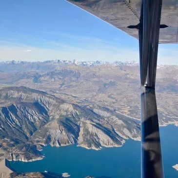 Vol en ULM Multiaxe à Gap Tallard – Survol du Lac de Serre-Ponçon Vol en ULM Multiaxe à Gap Tallard – Survol du Lac de Serre-Ponçon