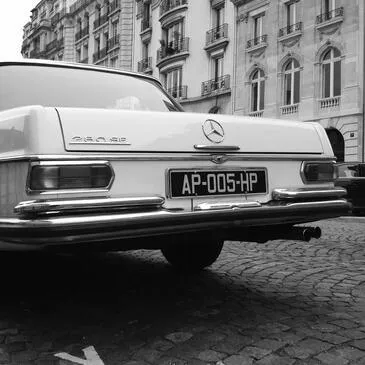 Découverte du Paris Insolite en Voiture de Collection en région Ile-de-France Découverte du Paris Insolite en Voiture de Collection en région Ile-de-France