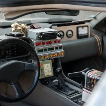 Pilotage DeLorean de Retour vers le Futur près d&#39;Étampes en région Ile-de-France