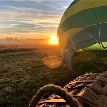 Baptême de l'air montgolfière, département Puy de dôme Baptême de l'air montgolfière, département Puy de dôme