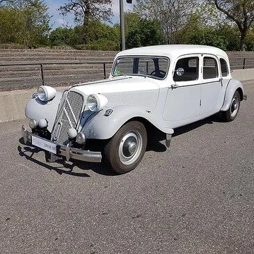 Pilotage de Voiture de Collection à Mulhouse Pilotage de Voiture de Collection à Mulhouse