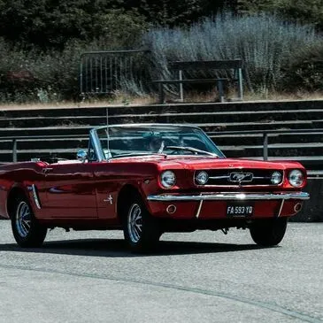 Pilotage d&#39;une Voiture Sportive Mythique à Mulhouse