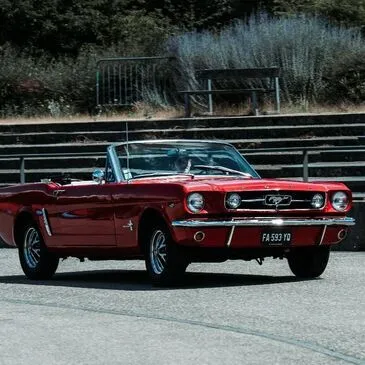 Pilotage de 2 Autos de Collection à Mulhouse Pilotage de 2 Autos de Collection à Mulhouse