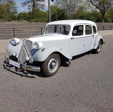 Pilotage sur Route en Voiture de Collection à Mulhouse en région Alsace Pilotage sur Route en Voiture de Collection à Mulhouse en région Alsace