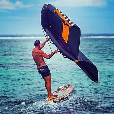 Initiation au Wing Surf à Frontignan Initiation au Wing Surf à Frontignan