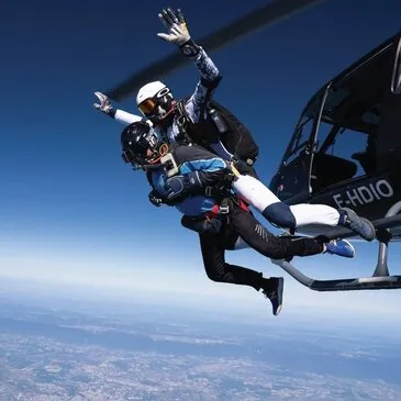 Saut en parachute en région Rhône-Alpes Saut en parachute en région Rhône-Alpes