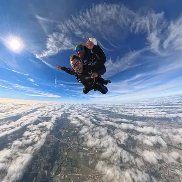 Aéroport du Mans Arnage, à 1h de Laval, Mayenne (53) - Saut en parachute Aéroport du Mans Arnage, à 1h de Laval, Mayenne (53) - Saut en parachute