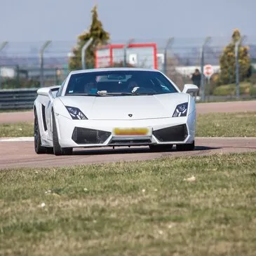 Stage Enfant Lamborghini à Fontenay-Le-Comte