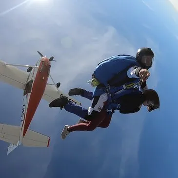 Saut en parachute en région Aquitaine Saut en parachute en région Aquitaine