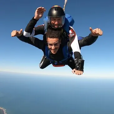 Aérodrome de Soulac-sur-Mer, à 1h de Lacanau, Gironde (33) - Saut en parachute Aérodrome de Soulac-sur-Mer, à 1h de Lacanau, Gironde (33) - Saut en parachute