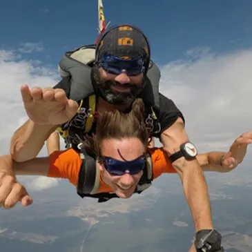 Aérodrome de Chalon-Champforgeuil, Saône et loire (71) - Saut en parachute Aérodrome de Chalon-Champforgeuil, Saône et loire (71) - Saut en parachute