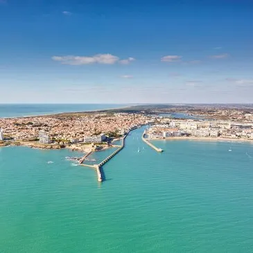 Baptême en Hélicoptère près de La Roche-sur-Yon en région Pays-de-la-Loire Baptême en Hélicoptère près de La Roche-sur-Yon en région Pays-de-la-Loire