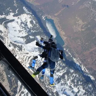 Saut en parachute proche Viuz-en-Sallaz, à 1h de Chambéry Saut en parachute proche Viuz-en-Sallaz, à 1h de Chambéry