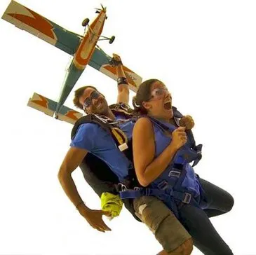 Saut en parachute en région Rhône-Alpes Saut en parachute en région Rhône-Alpes