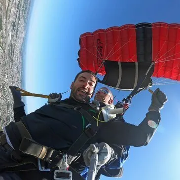 Offrir Saut en parachute en Pays-de-la-Loire