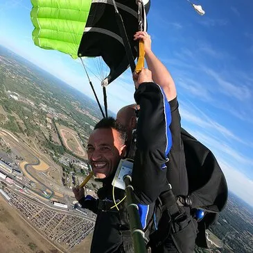 Saut en Parachute Tandem près de Saumur