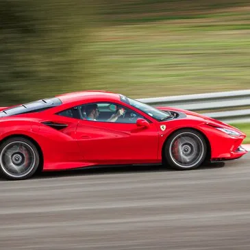 Stage de pilotage Ferrari en région Auvergne