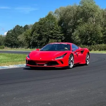 Stage en Ferrari F8 Tributo - Circuit de Mornay en région Limousin