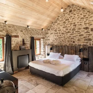 Jouey, à 40 min de Beaune, Côte d'or (21) - Week end en Amoureux Jouey, à 40 min de Beaune, Côte d'or (21) - Week end en Amoureux