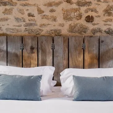 Week end en Amoureux proche Jouey, à 40 min de Beaune Week end en Amoureux proche Jouey, à 40 min de Beaune