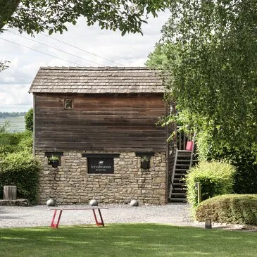 Cabane dans les Arbres près de Beaune Cabane dans les Arbres près de Beaune