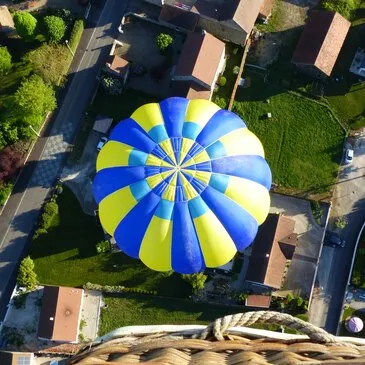 Week end dans les Airs proche Jouey, à 40 min de Beaune Week end dans les Airs proche Jouey, à 40 min de Beaune