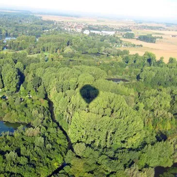 Vol en Montgolfière près de Maubeuge - Survol de l&#39;Avesnois en région Nord-Pas-de-Calais