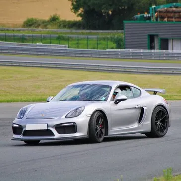 Baptême en Voiture de Sport en région Auvergne Baptême en Voiture de Sport en région Auvergne
