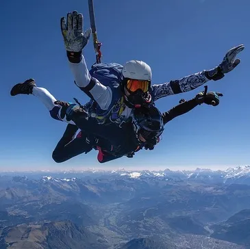 Viuz-en-Sallaz, à 40 min d'Annecy, Haute savoie (74) - Saut en parachute Viuz-en-Sallaz, à 40 min d'Annecy, Haute savoie (74) - Saut en parachute