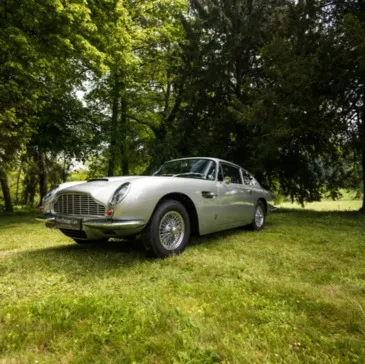 Baptême sur Route en Aston Martin DB6 à Tours Baptême sur Route en Aston Martin DB6 à Tours