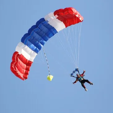 Aérodrome de Bouloc-en-Quercy, Tarn et garonne (82) - Saut en parachute Aérodrome de Bouloc-en-Quercy, Tarn et garonne (82) - Saut en parachute