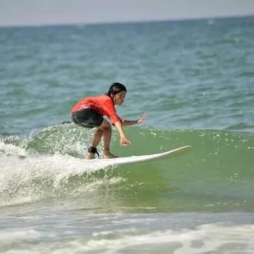 Initiation au Surf à La Palmyre près de Royan en région Poitou-Charentes Initiation au Surf à La Palmyre près de Royan en région Poitou-Charentes