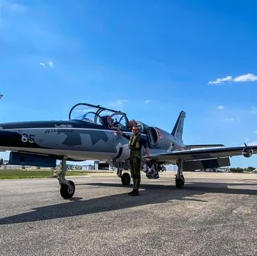 Vol en Avion de Chasse L-39 à Carcassonne Vol en Avion de Chasse L-39 à Carcassonne