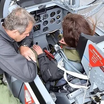 Vol en Avion de Chasse L-39 à Rouen Vol en Avion de Chasse L-39 à Rouen