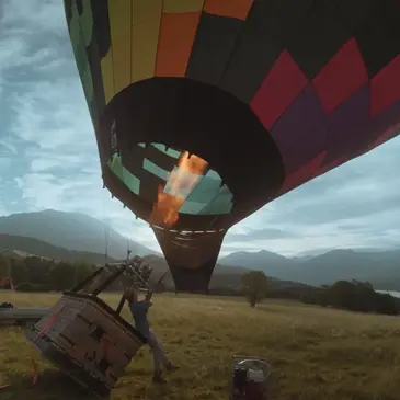 Baptême de l'air montgolfière, département Hautes Alpes Baptême de l'air montgolfière, département Hautes Alpes