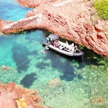 Balade en Bateau à Saint-Raphaël - Calanques de l'Estérel Balade en Bateau à Saint-Raphaël - Calanques de l'Estérel