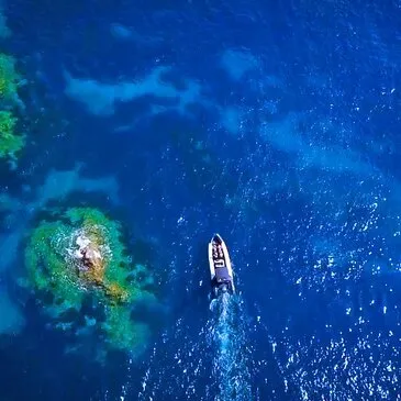 Balade en Bateau à Saint-Raphaël - Calanques de l'Estérel en région PACA et Corse Balade en Bateau à Saint-Raphaël - Calanques de l'Estérel en région PACA et Corse
