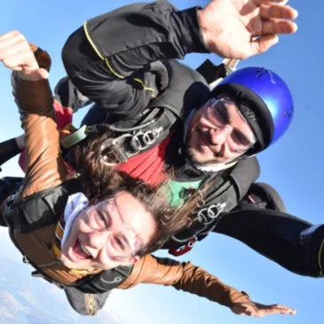 Saut en parachute, département Tarn et garonne Saut en parachute, département Tarn et garonne