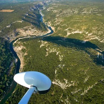 Vol en ULM Autogire à Nîmes - Survol du Pont du Gard en région Languedoc-Roussillon Vol en ULM Autogire à Nîmes - Survol du Pont du Gard en région Languedoc-Roussillon