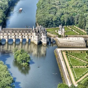Baptême en Hélicoptère à Tours Baptême en Hélicoptère à Tours