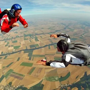 Saut d'Initiation en Parachute à Dieppe Saut d'Initiation en Parachute à Dieppe