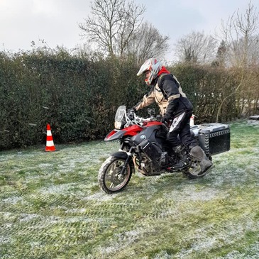 Stage de pilotage moto proche Hanvoile, à 30 min de Beauvais