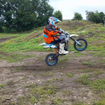 Stage de Pilotage en Motocross pour Enfant près de Beauvais dans l