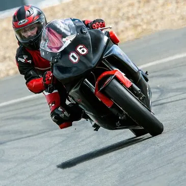 Stage de pilotage moto proche Circuit de Fontenay-le-Comte Stage de pilotage moto proche Circuit de Fontenay-le-Comte