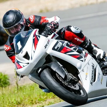 Stage de pilotage moto en région Poitou-Charentes Stage de pilotage moto en région Poitou-Charentes