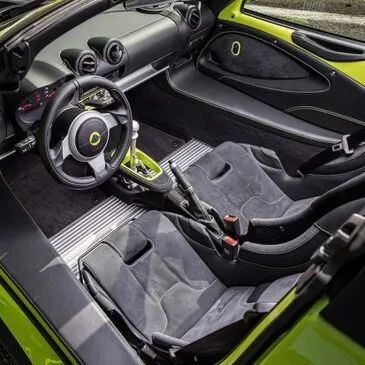 Stage de Pilotage Lotus et Caterham en région Auvergne Stage de Pilotage Lotus et Caterham en région Auvergne